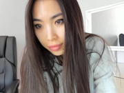 Screenshot from assuri_yu's live webcam sex show video