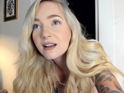 Screenshot from alittlepeach's live webcam sex show video