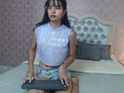 Screenshot from skinny_isabela's live webcam sex show video