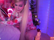 Screenshot from blondelashes19's live webcam sex show video